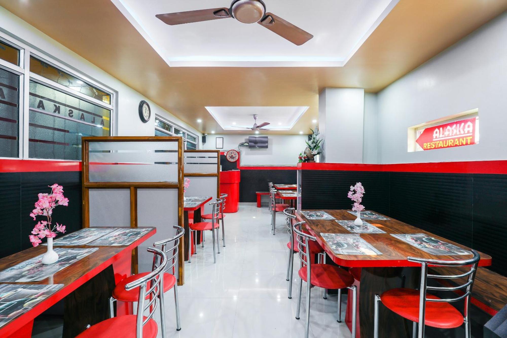 Hotel O Central Inn Dispur Bagian luar foto