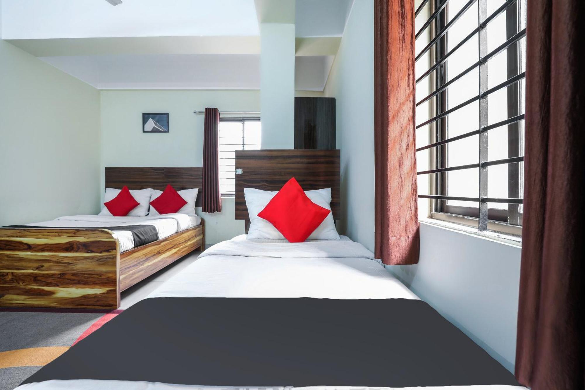 Hotel O Central Inn Dispur Bagian luar foto