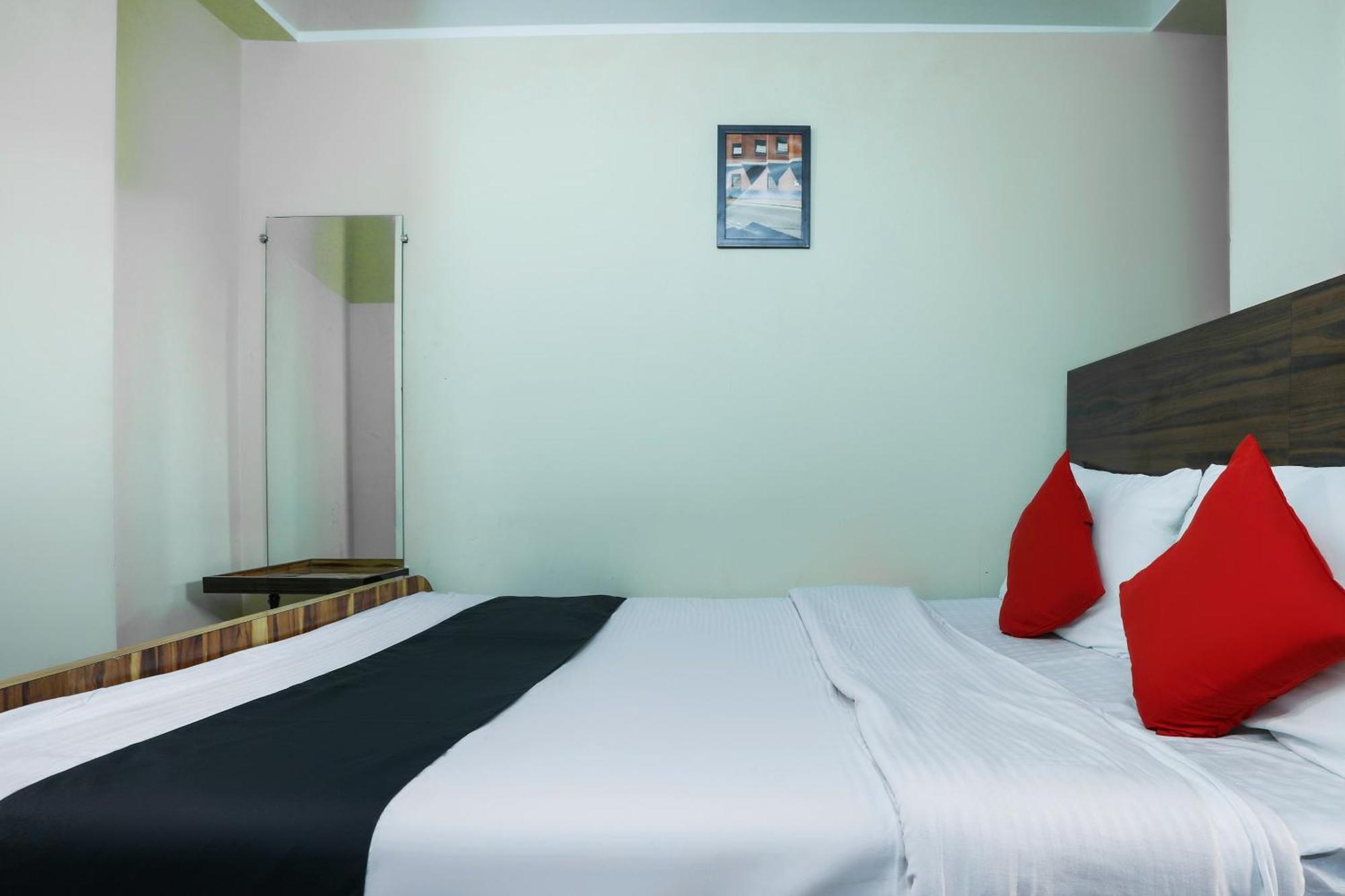 Hotel O Central Inn Dispur Bagian luar foto